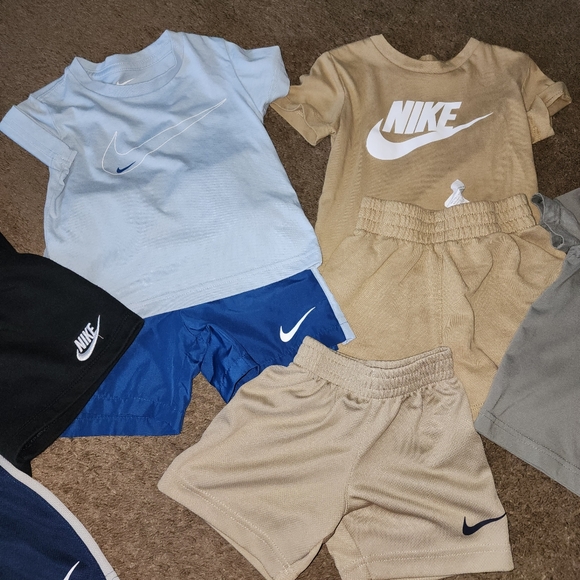 5 Nike Outfits - Picture 2 of 3